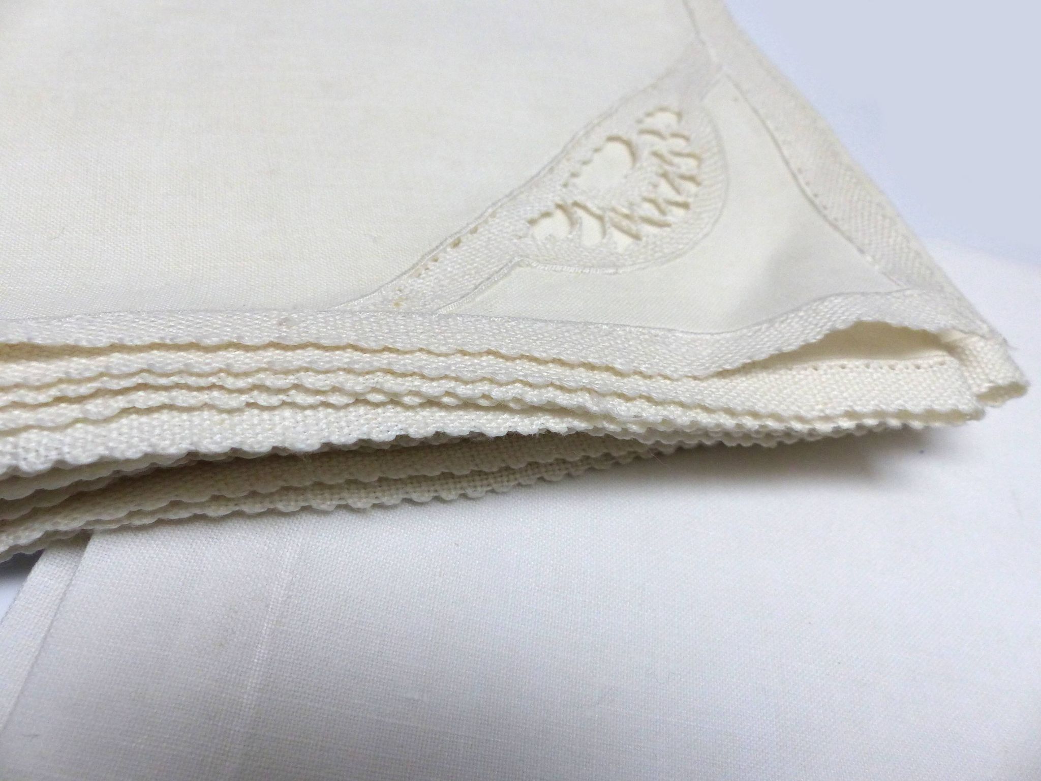 Set of 8 vintage table napkins