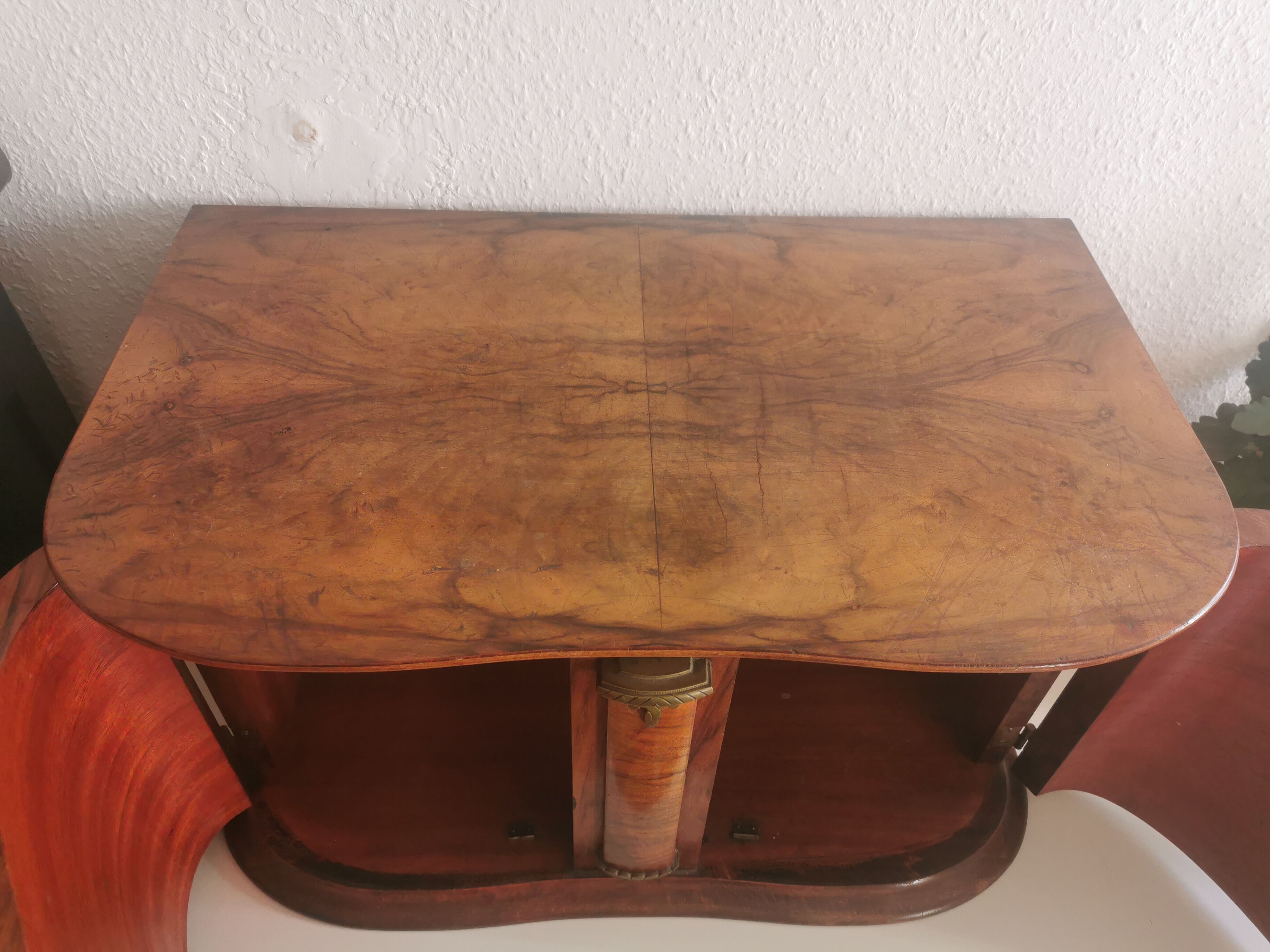 Bar furniture to pose art deco