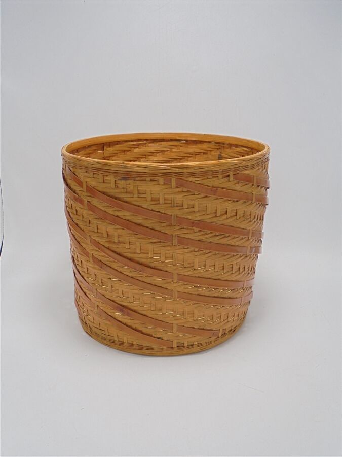 Wicker pot cover basket