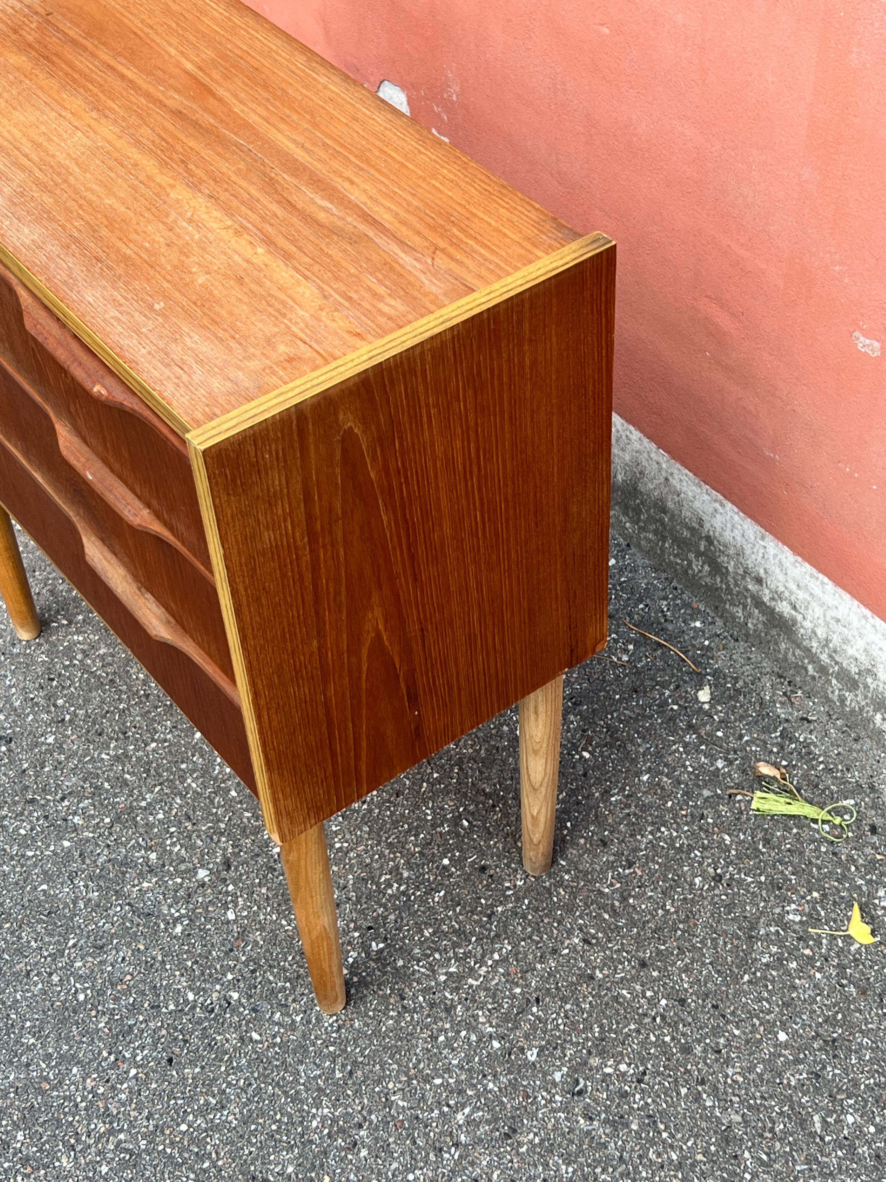 Danish vintage teak chest of drawers / nightstand, mid century modern, 1960