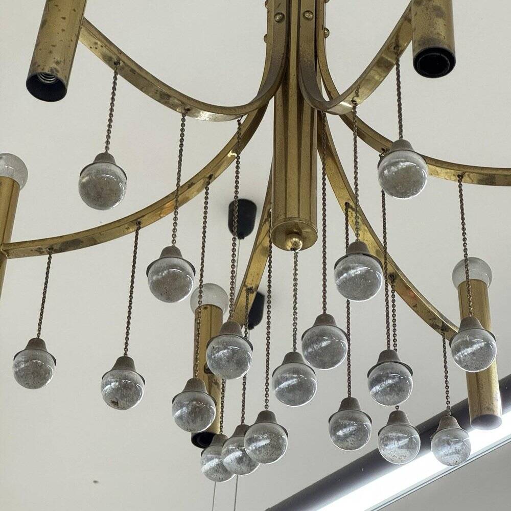 Chandelier en laiton de style mid-century moderne attribué à Gaetano Sciolari, 1970