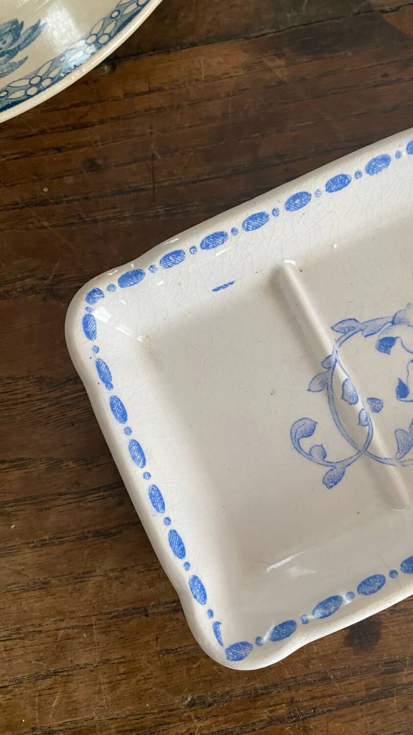 Azalea iron earth soap dish