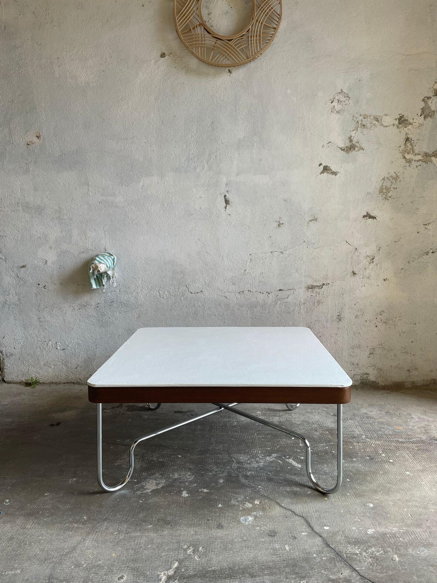 Vintage Bauhaus style coffee table – white mineral concrete & chrome – ann