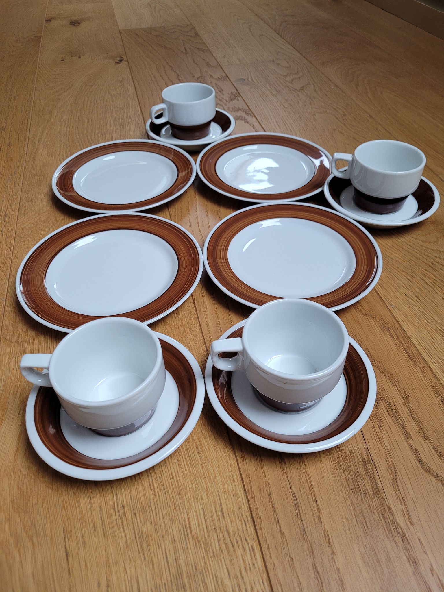 4 tasses, et assiettes à dessert MOSA Maastricht Holland