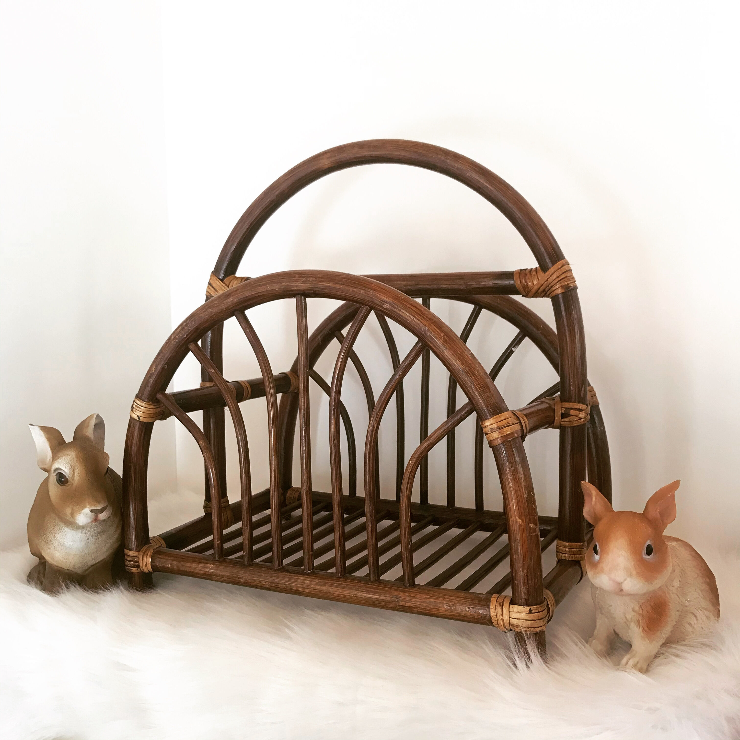 Vintage magazine holder in rattan and bamboo
