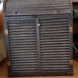 Industrial storage cabinet