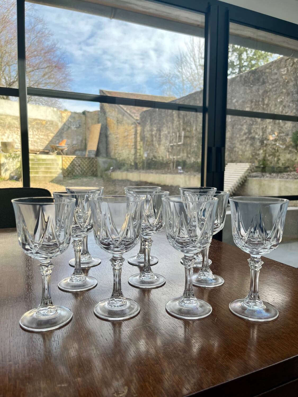 10 Stemmed glasses