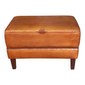 Ottoman en peau de mouton