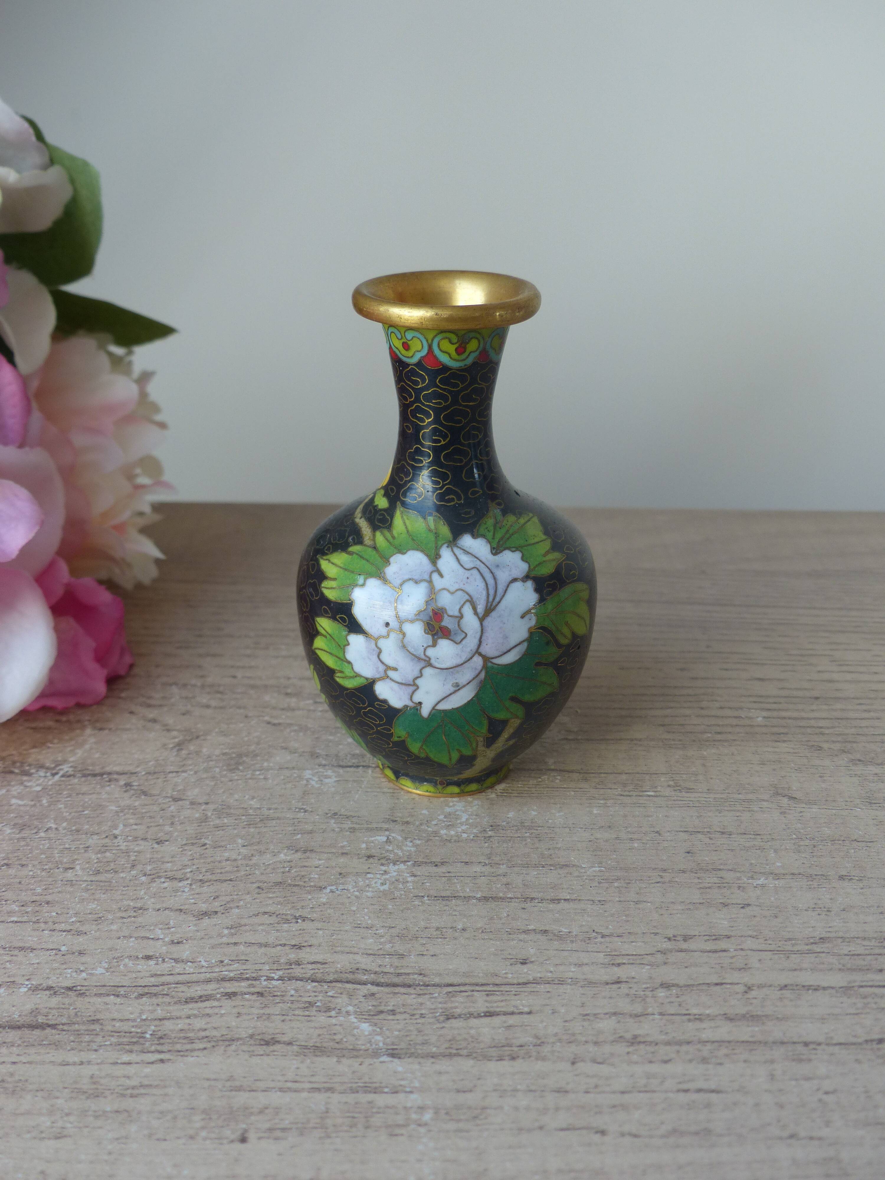 Miniature vase in black and gold cloisonné brass with peonies and flowers decor Vintage