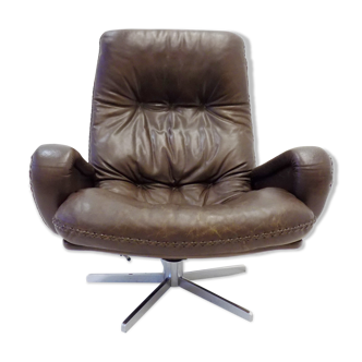 Fauteuil en cuir brun foncé De Sede S 231