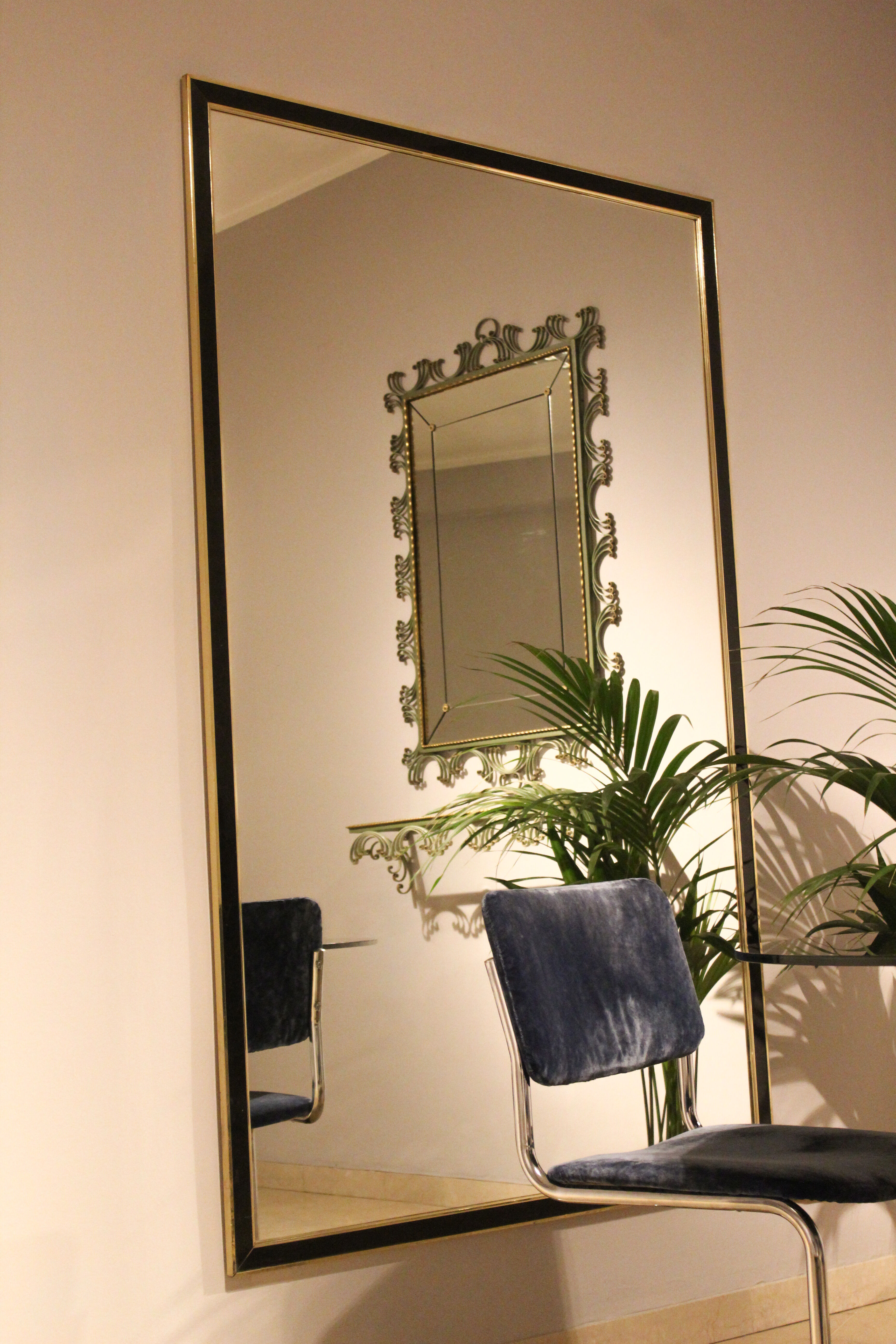 Miroir en plomb avec console en fer forgé laqué en vert pistache et or, Art Déco,