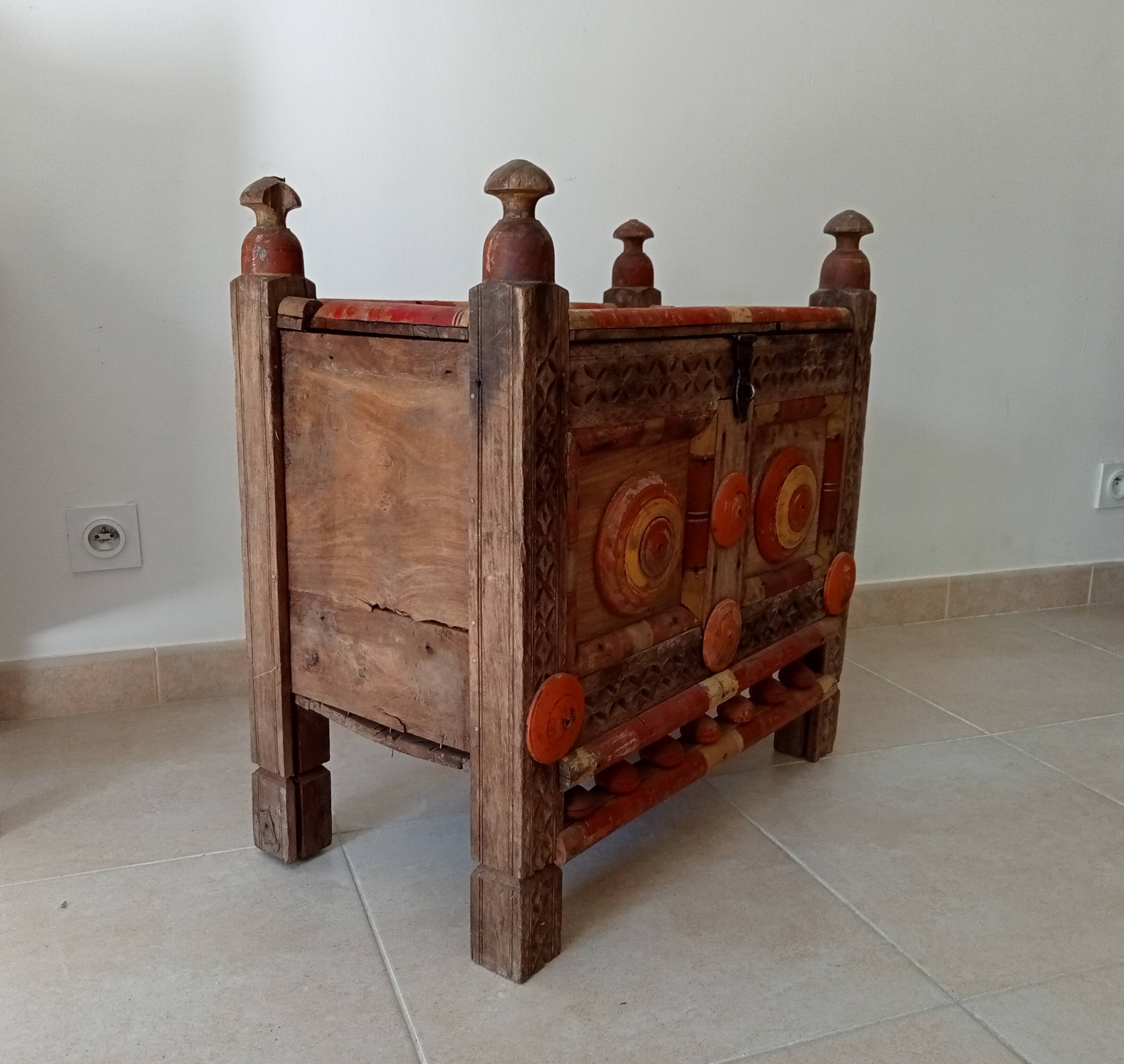 Antique Pakistani chest from the end of the 19th century