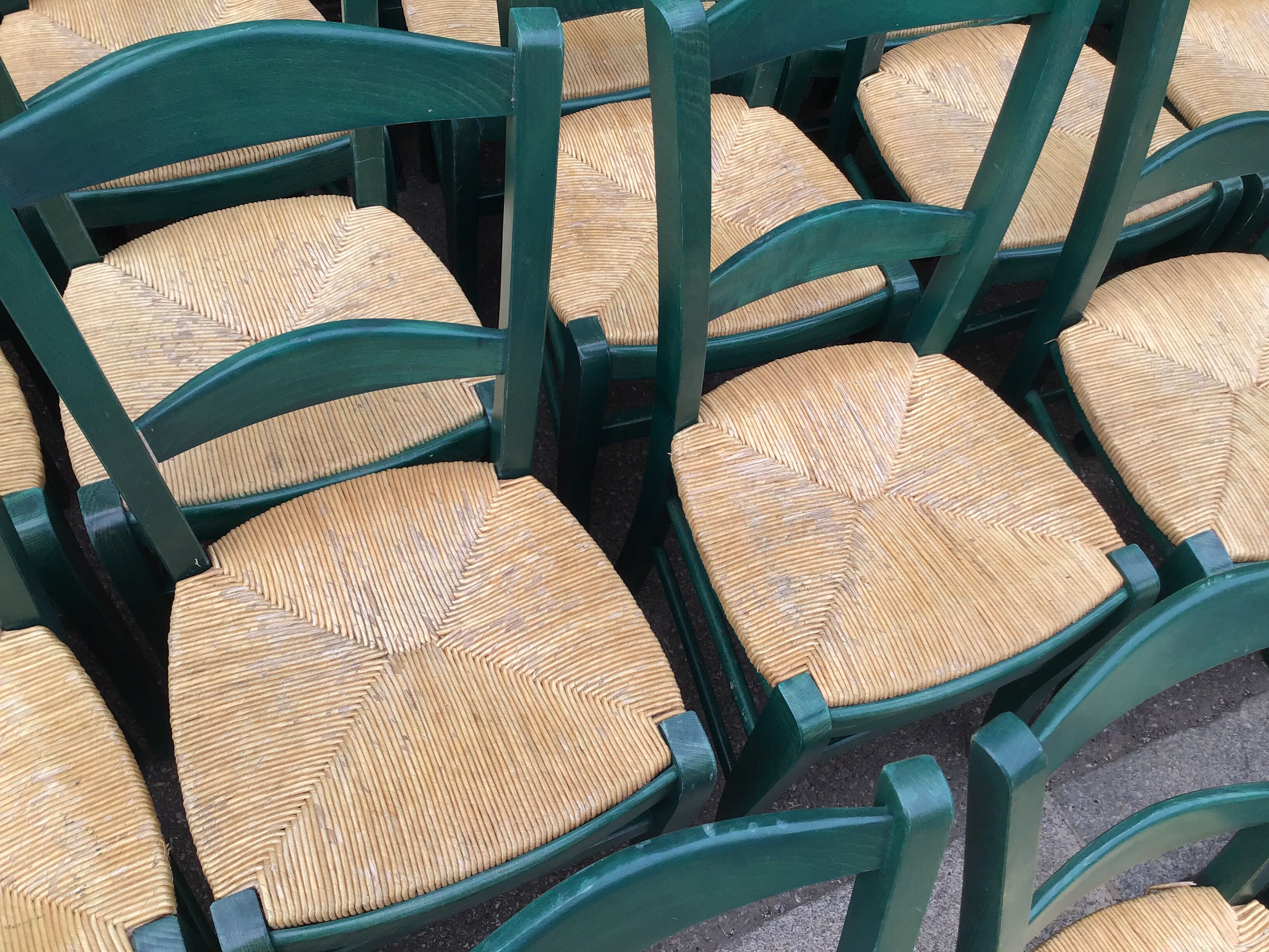 Lot de 70 chaises bistrot restaurant vintage