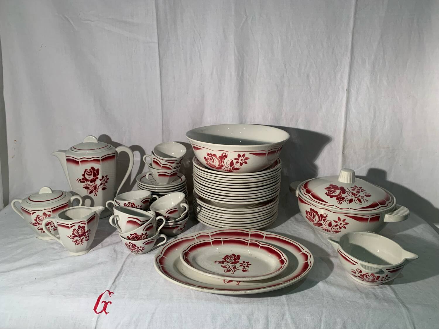 Art Deco pink earthenware service by Badonviller, porcelain, circa 1930