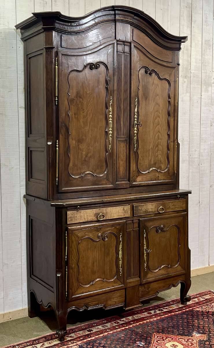 Buffet with 2 bodies in oak and chestnut, Breton work, late 18th century.