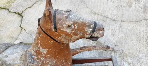 Ancien Cheval À Bascule XIXe Siècle En Bois Et Papier Mâché Peint