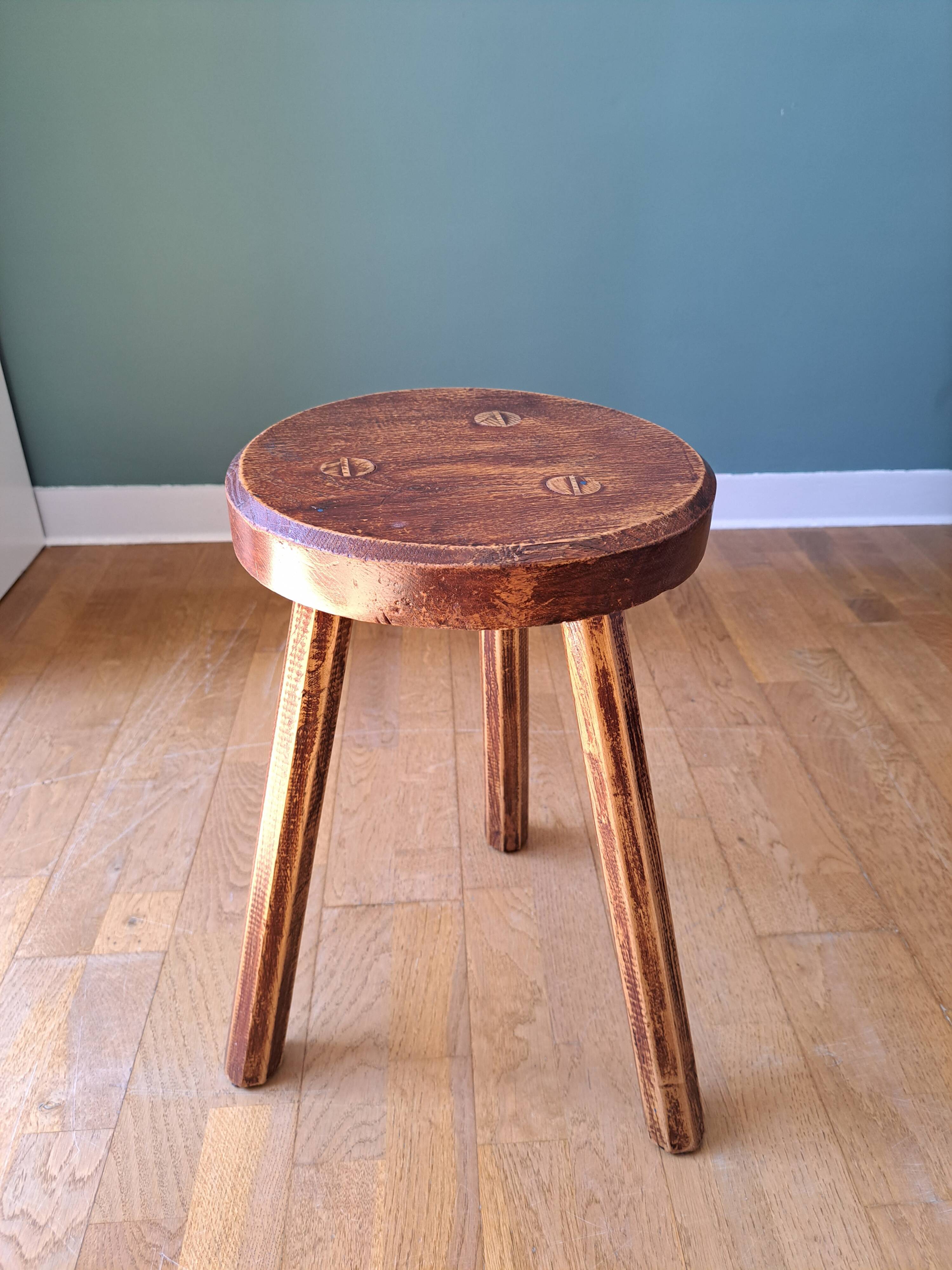 Tabouret tripode
