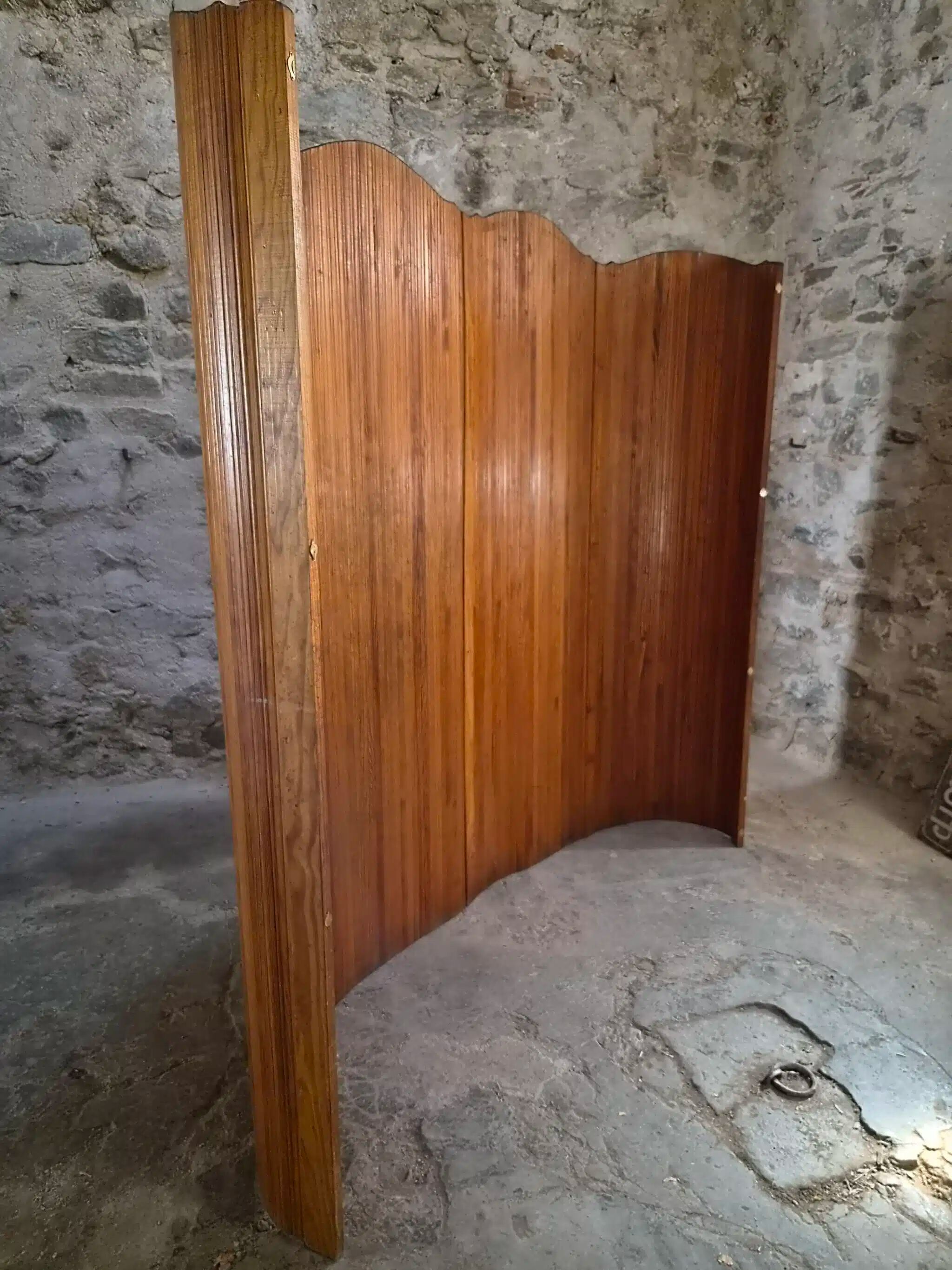 Large French folding screen in pine, room divider, 1950s, attributed to Baumann.