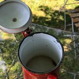 Red enamelled sheet metal coffee maker