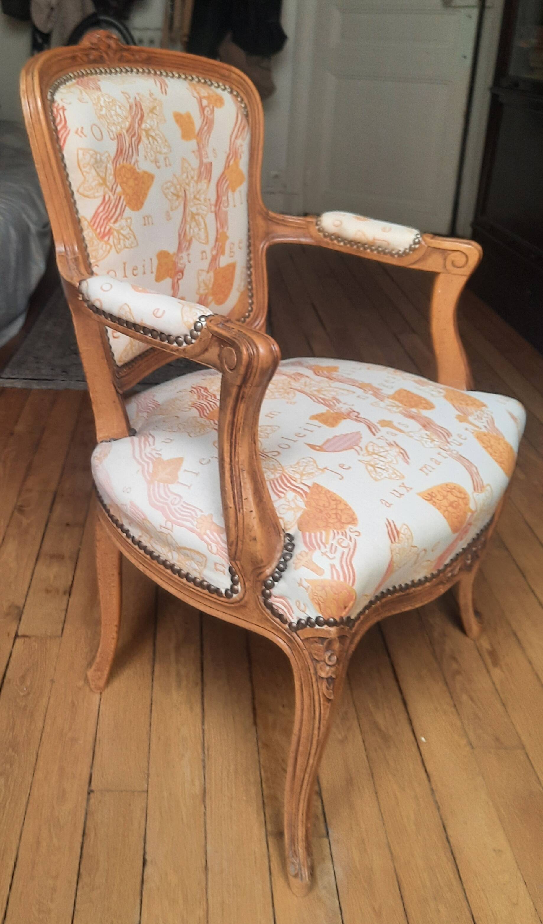 Fauteuil style Louis XV  tissu  original