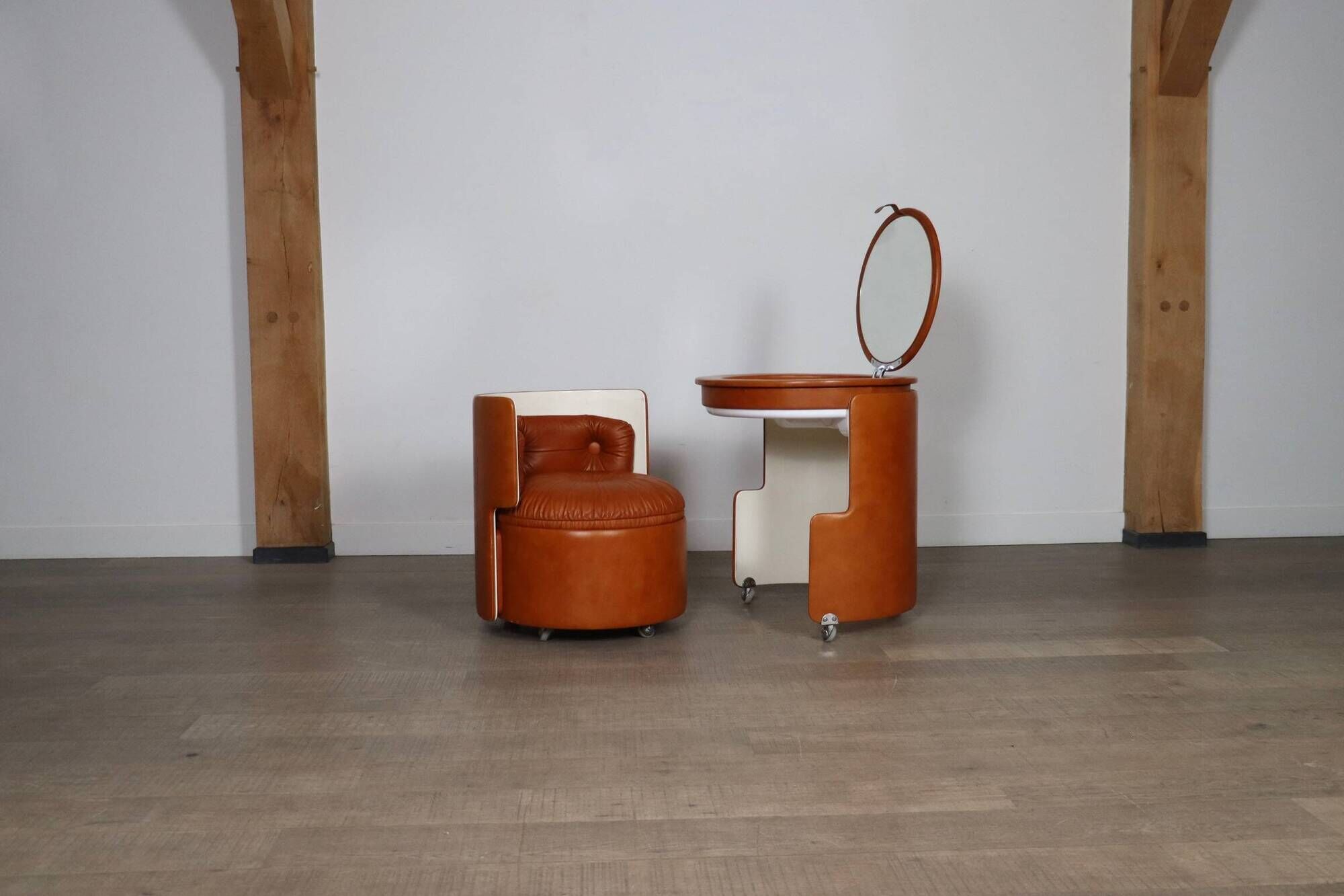 Dilly Dally Vanity In Cognac By Luigi Massoni For Poltrona Frau, Italy 1968