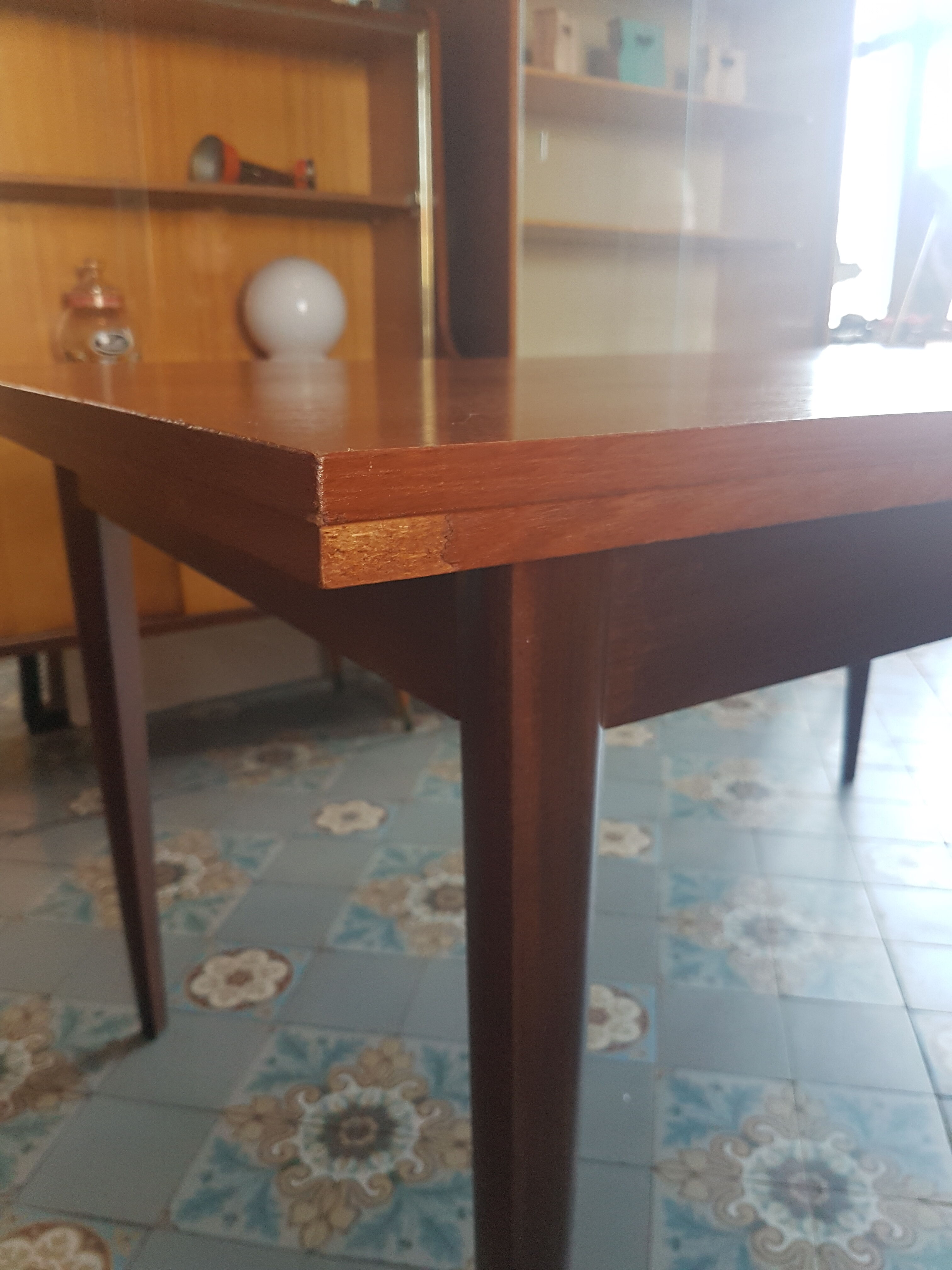 Extendable table 60s