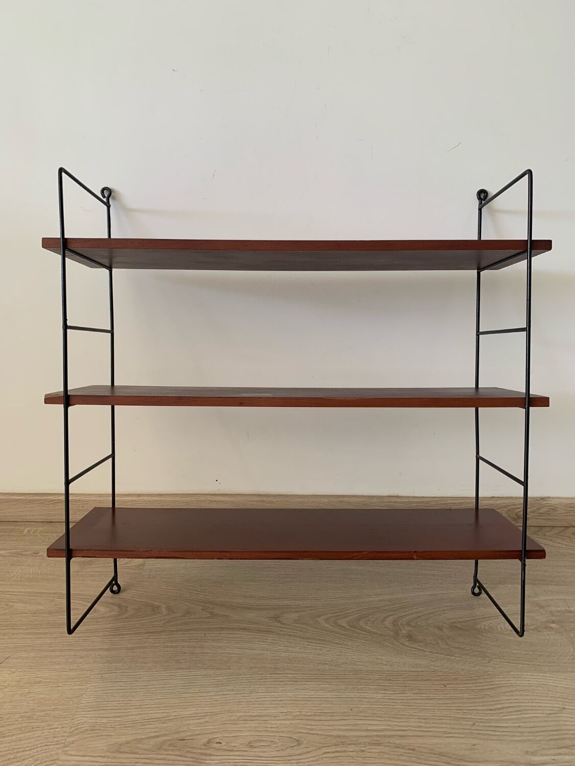 Vintage String shelf
