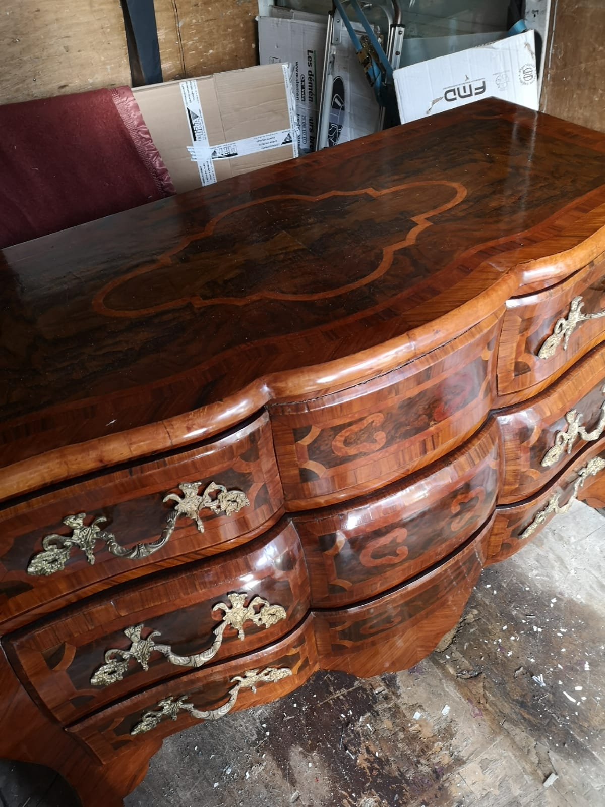 Commodity in so-called tomb with bronze handles