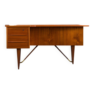 bureau en forme de boomerang