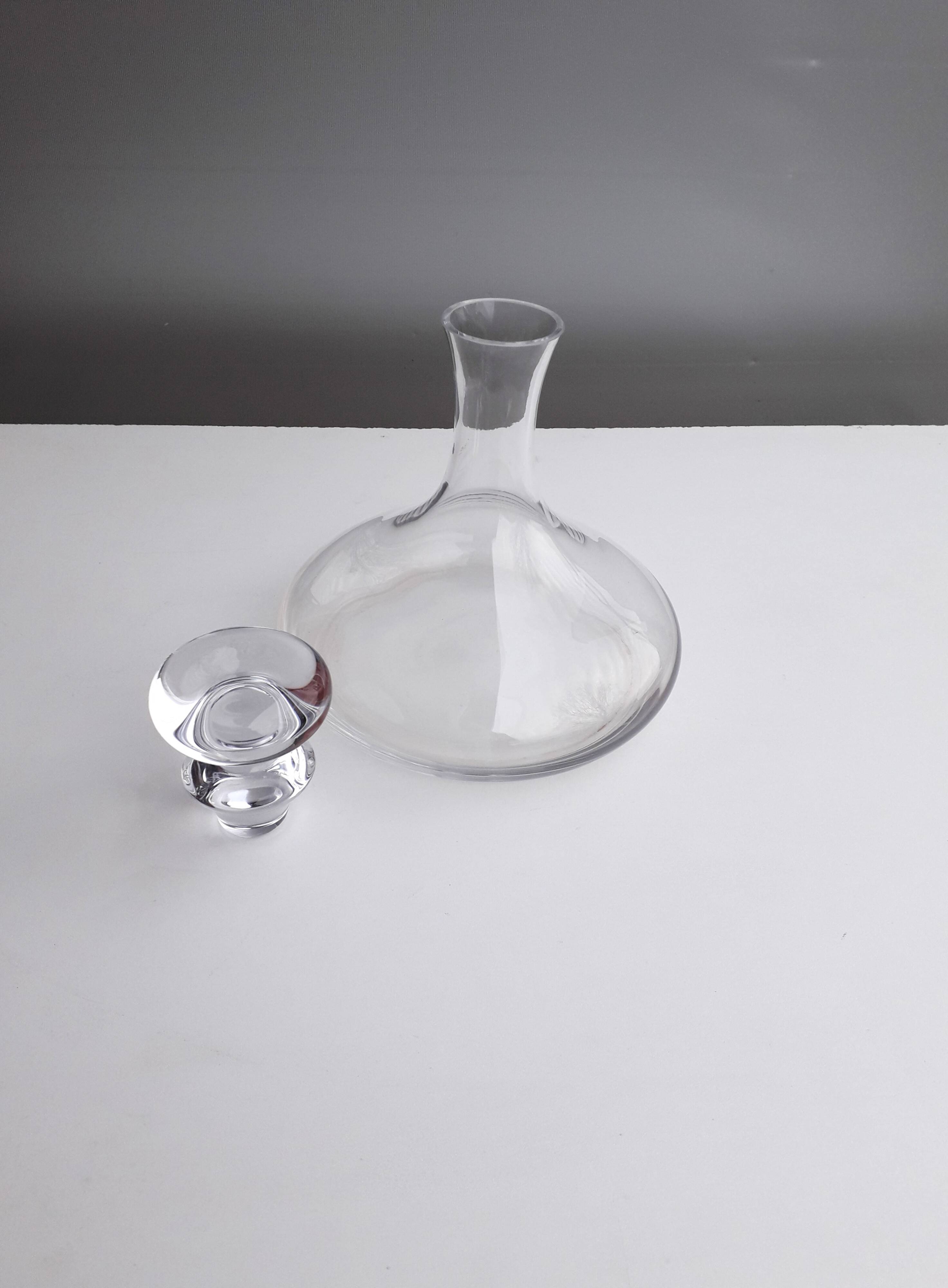 Glass decanter with stopper