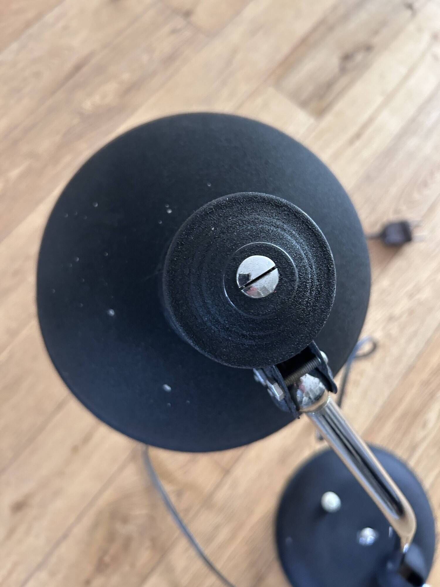 Beautiful articulated Iron lamp