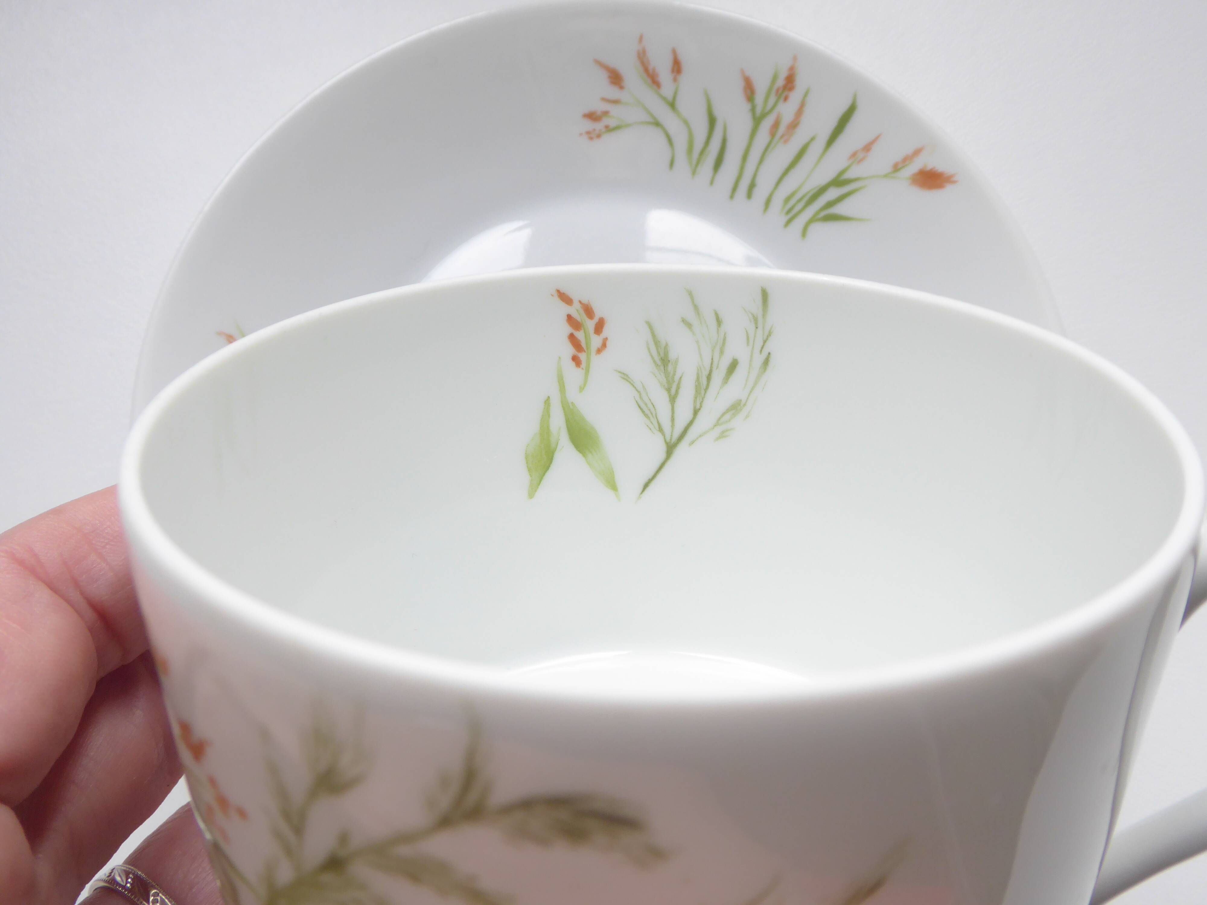 Tasse en porcelaine de Limoges