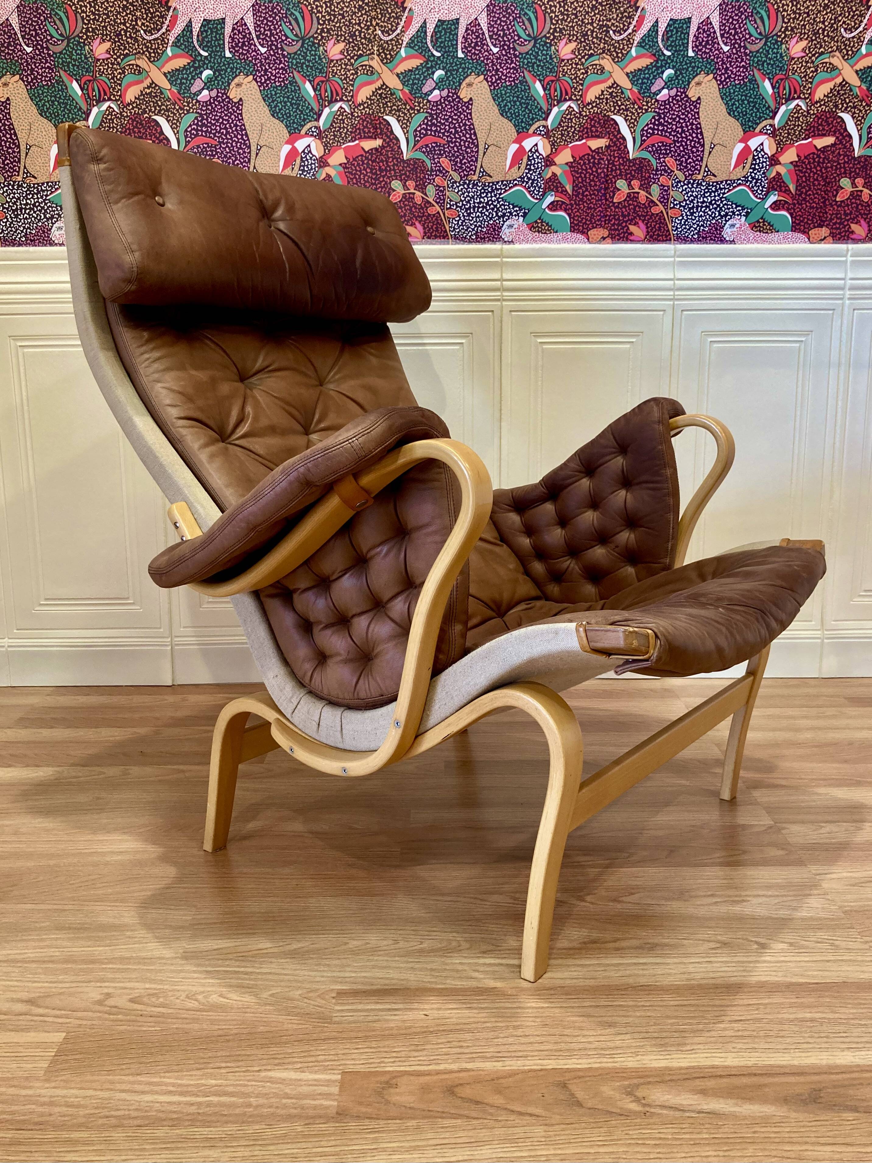 "Pernilla" leather armchair "Bruno Mathsson" 1960.