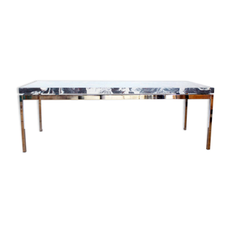 Coffee table in resin and chrome metal