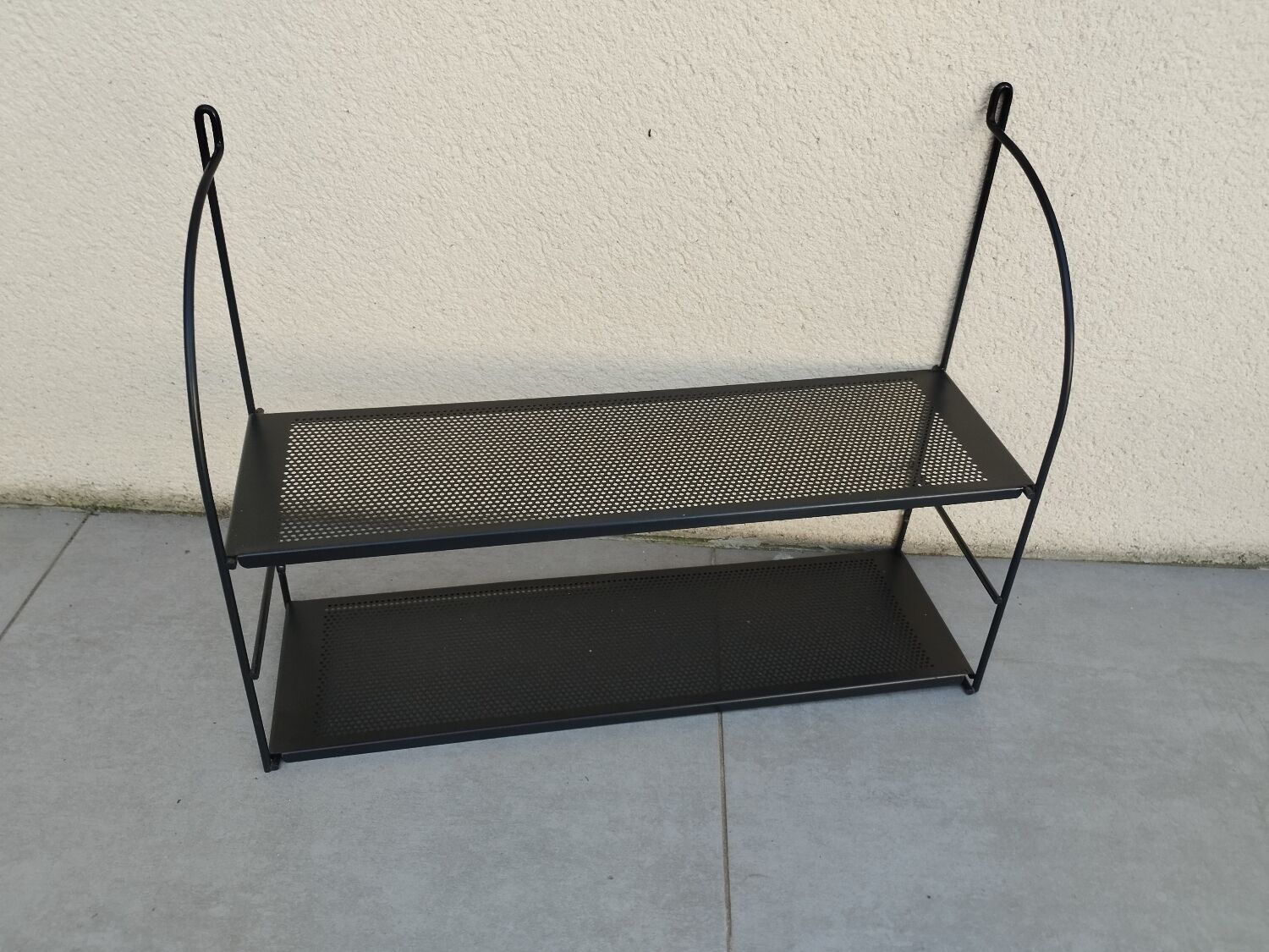 Old vintage string shelf