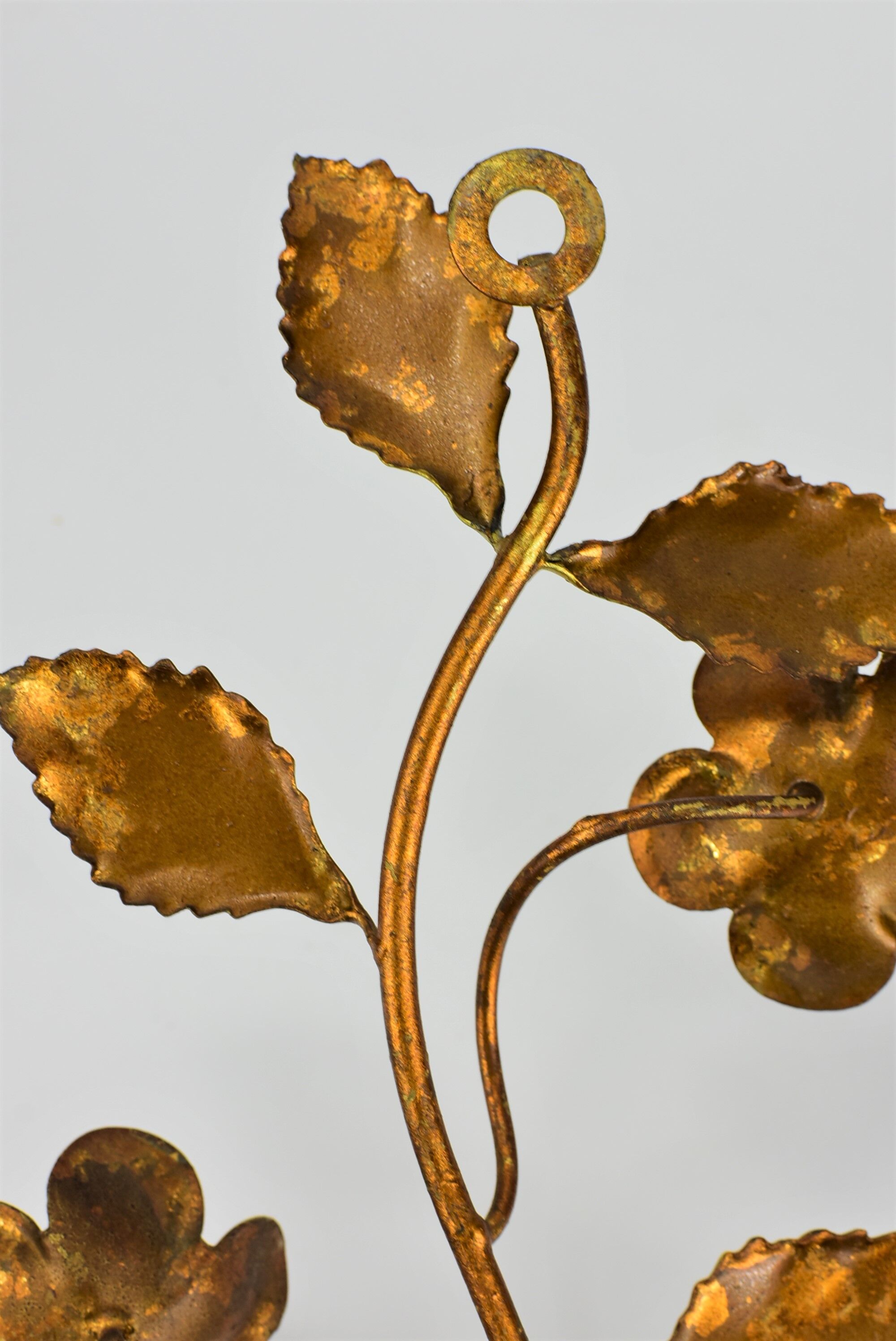 Wall lamp, golden flowers