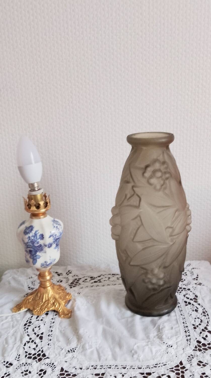 Espaivet vase "foliage and berries" art deco.