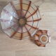 Mother-of-pearl lampshade for suspension