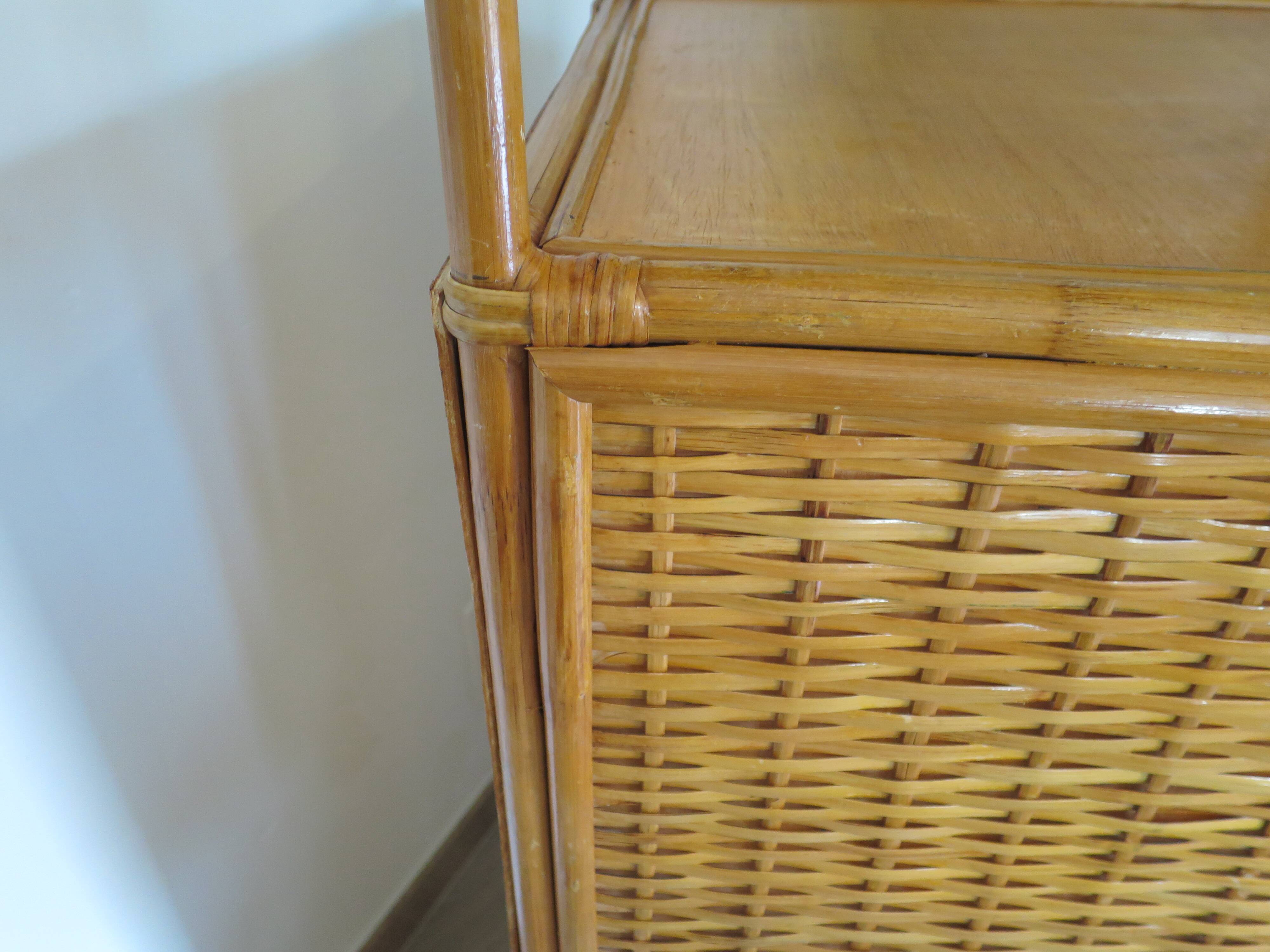 Storage column, wooden bookshelf and woven rattan.