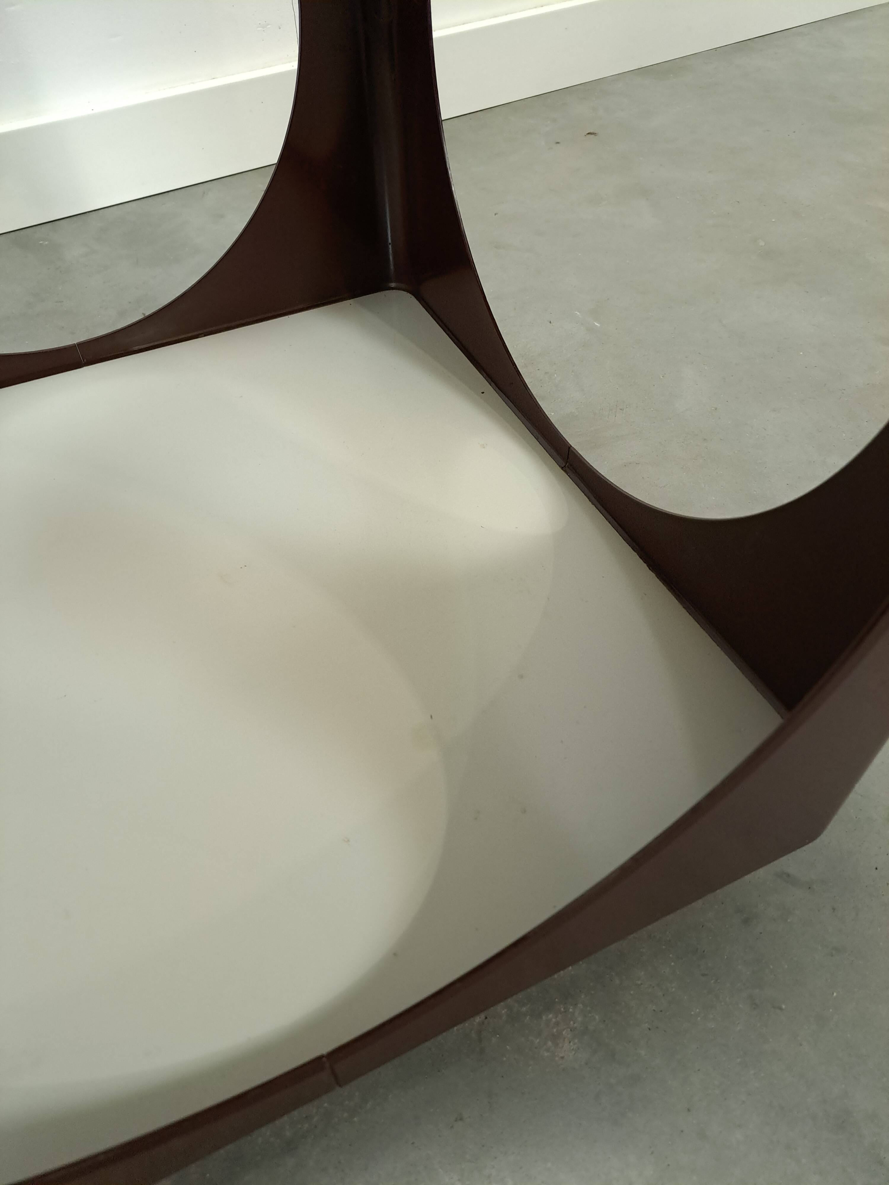 Kubus space age bruine kunststof tafel