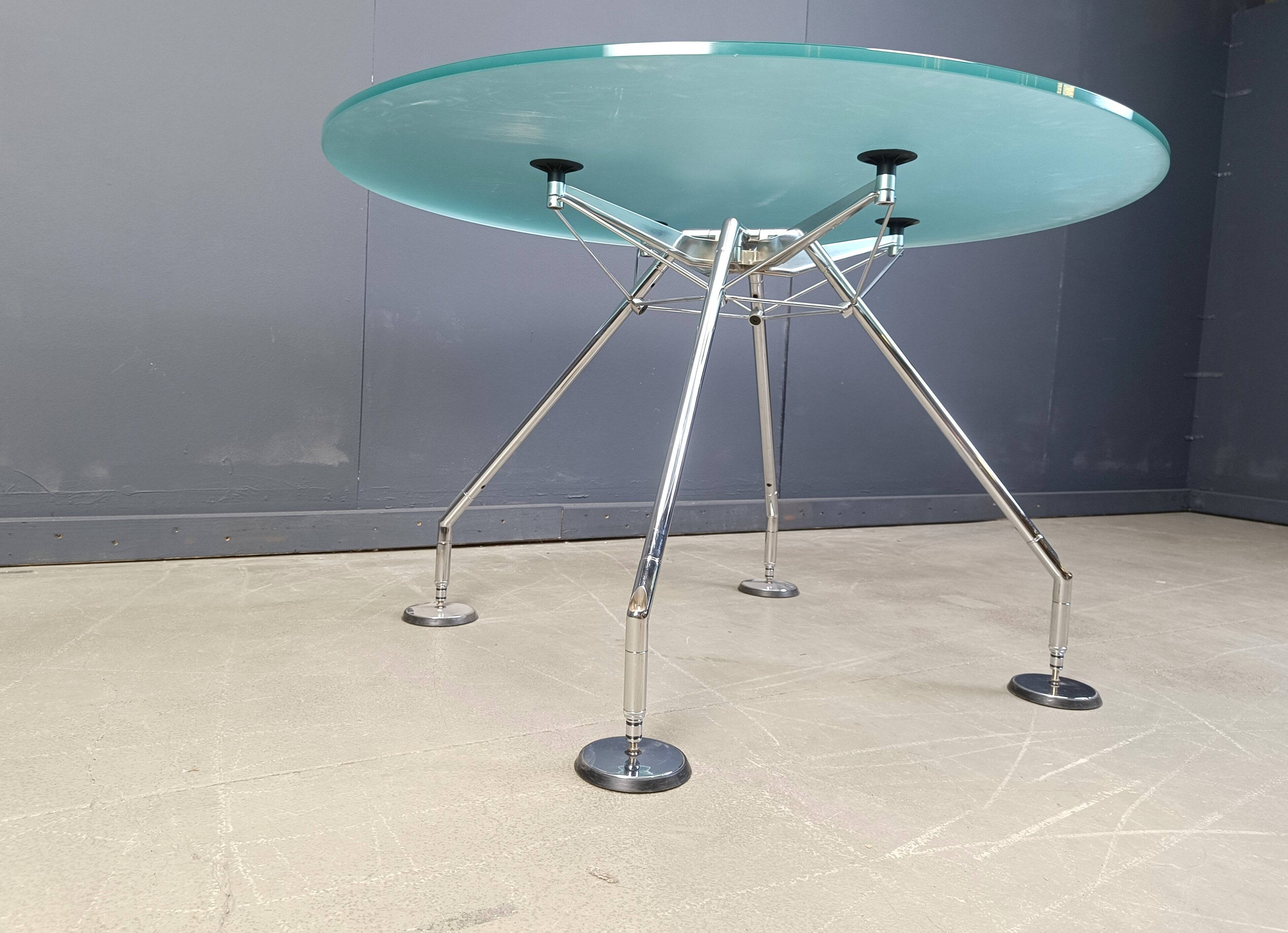 Nomos dining table by Norman Foster for Tecno, 1980s