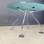 Table à manger Nomos par Norman Foster pour Tecno, années 1980.