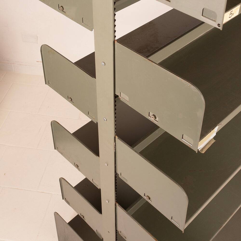 Congresso XL bookcase produced by Lips Vago