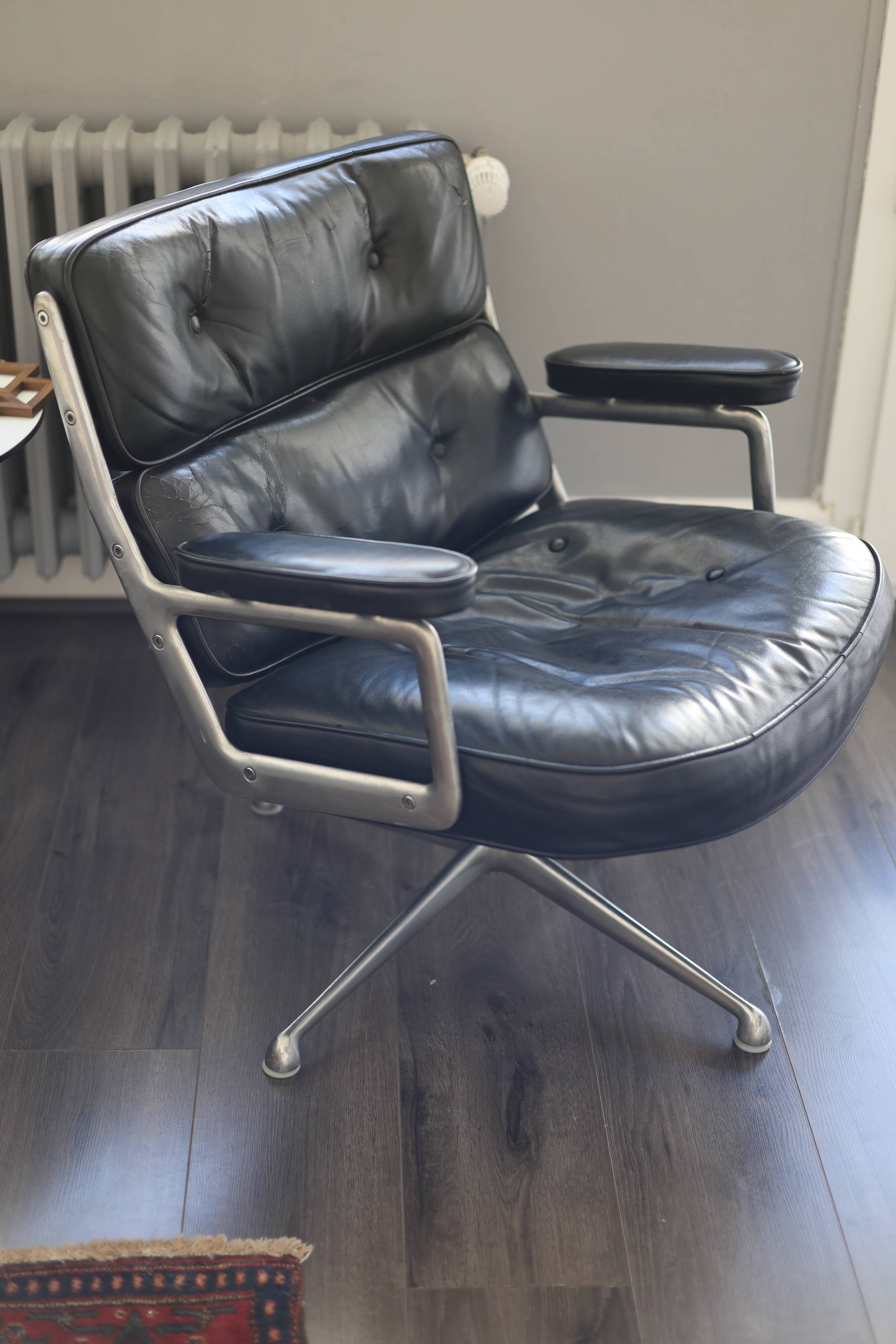 Lobby Chair ES 105 – Charles & Ray Eames (1960)