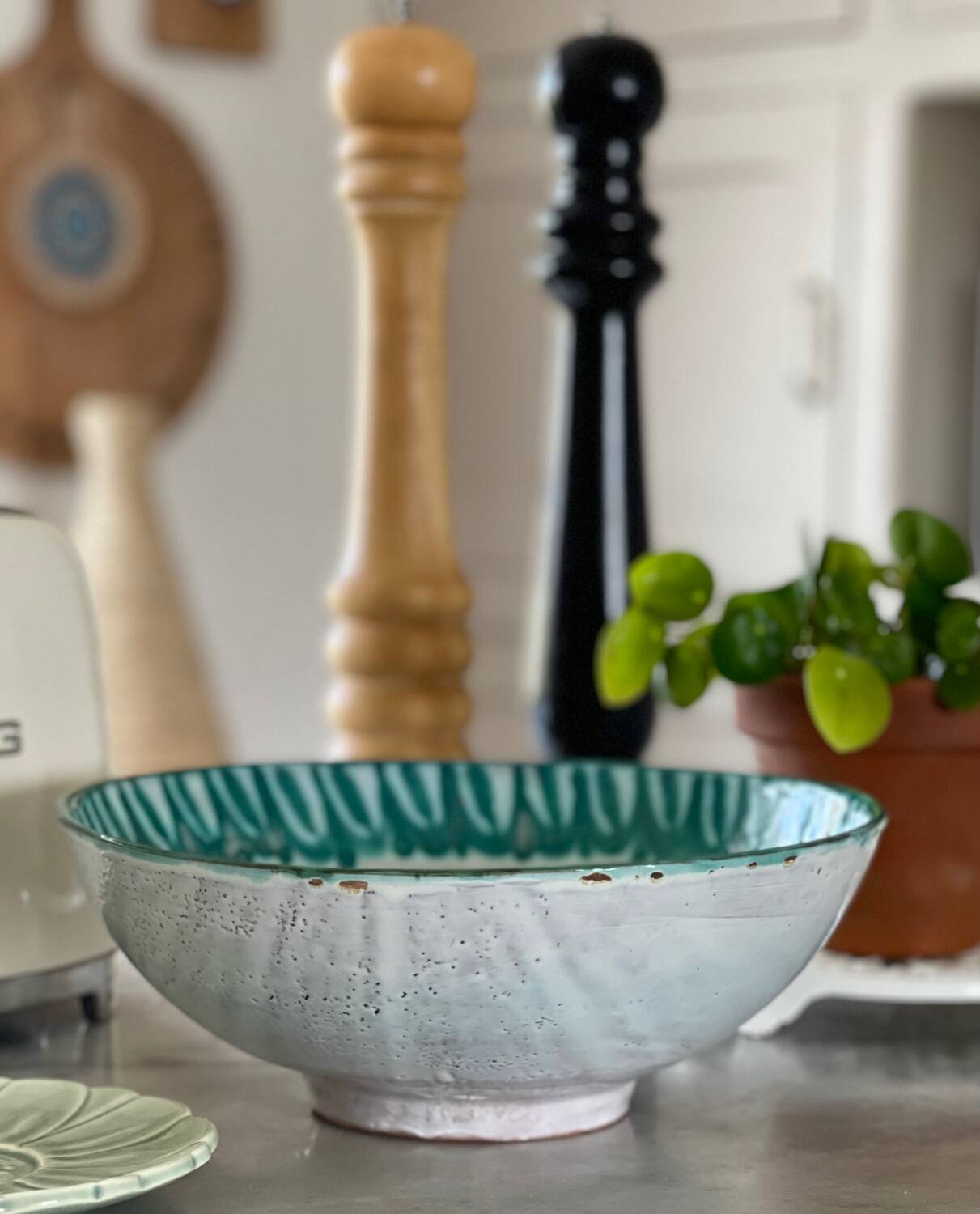 Lebrillo salad bowl from Fajalauza.