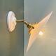 Applique abat-jour vintage en opaline blanche