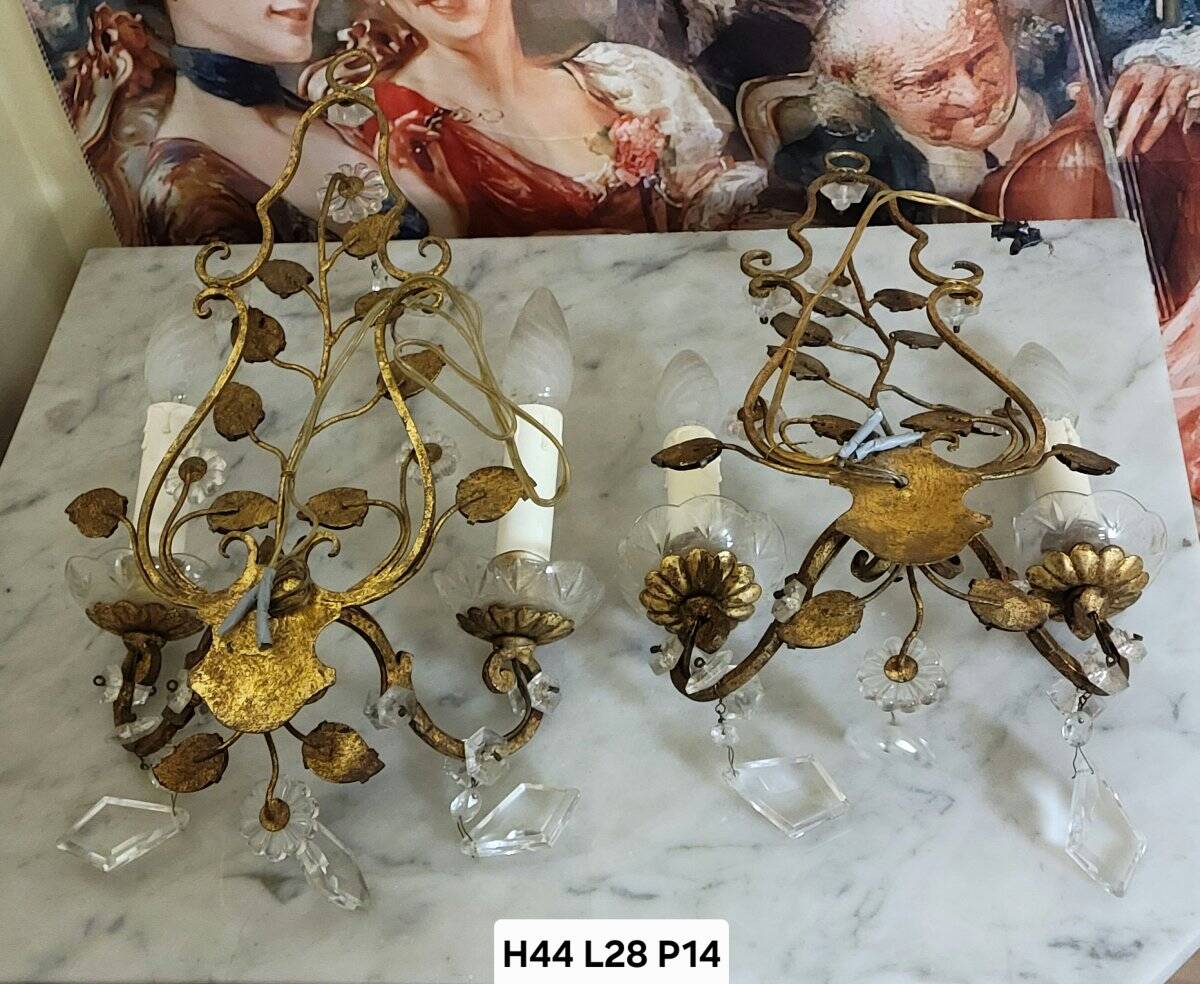 Murano: pair of wall sconces with two light arms, in bronze and gilded brass.