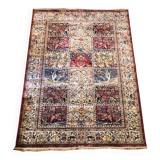 Wool carpets, cloisonné decorations of birds and gardens, mechanical weaving. New condition.