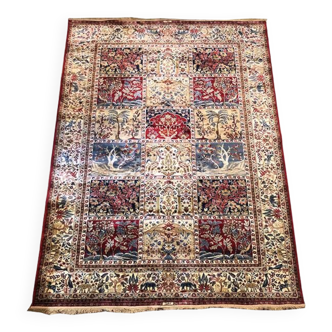 Wool carpets, cloisonné decorations of birds and gardens, mechanical weaving. New condition.