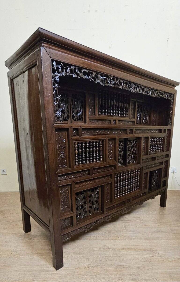 Asia 19th century: antique cabinet carved in mahogany (Chinese or Indochinese art)